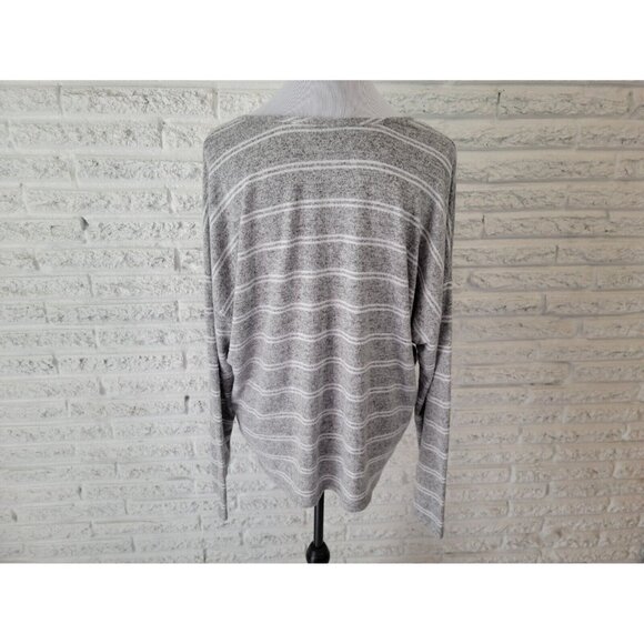 Torrid Women Sweater 2 2X Plus Pullover Scoop Neck Gray Lightweight STR101E - Picture 6 of 9